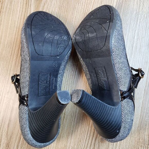 🩵DexFlex Comfort Herringbone T-Strap Heels Size 8.5 - Picture 11 of 13